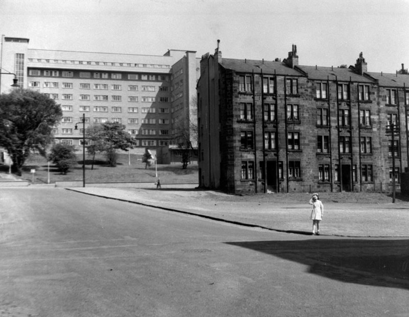 Crathie Court From Exeter Drive, 1955, By Glasgow Corporation,1952 Contained 88 Bedsits For Unmarried Women Won The Saltire Award For The Best Designed Flats In Scotland 1952. image