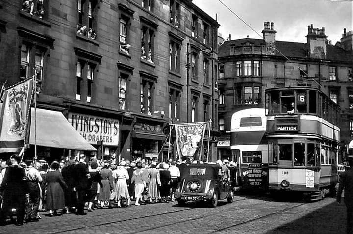 Wimmins Ludge Marching Up Springburn Rd. image