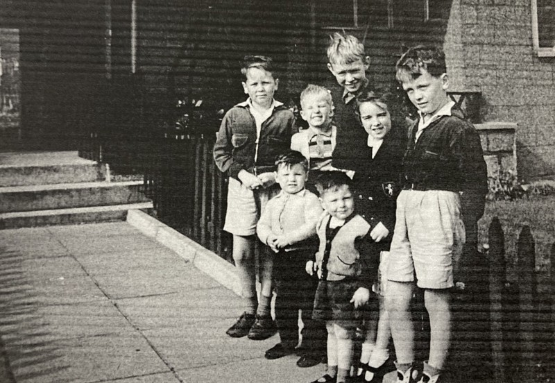 Tom Daly, Ian Anderson, Robert Mcgarill, Annette Mcgarill, Denis Daly, With Two Neighbours, Barlanark Rd. Courtesy Of Annette Mcgarill image