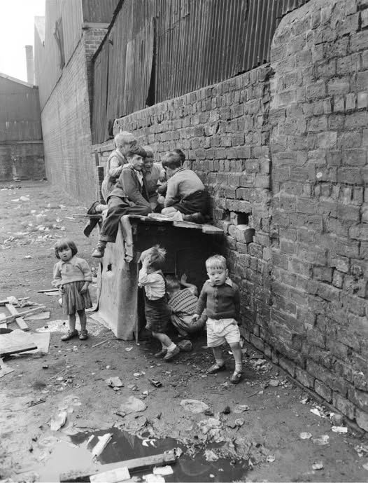 Building A Den In Govan 1956 FB Glasgow Memories image
