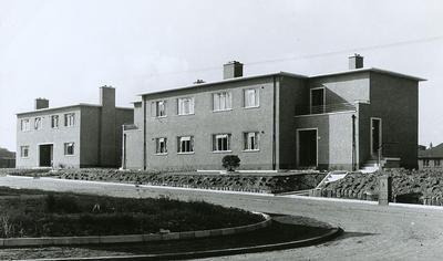 New Type P1 Flats Built By Glasgow Corporation Housing Department At Maukinfauld Road, Braidfauld, In 1947. image