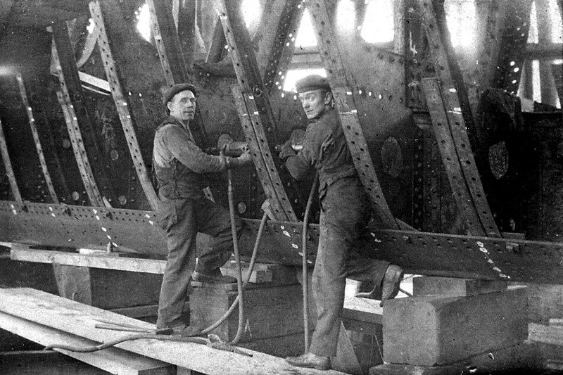L R Respondent Robert Tedford's Relative, Jimmy Thompson, And Unknown Riveters Mate, Barclay Curle, South Street, Probably 1940S. Courtesy Of R Tedford image